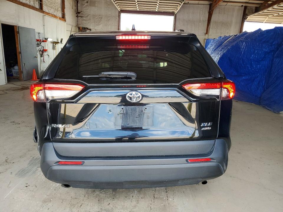 Photo 6 from auction – 2022 TOYOTA RAV4 with VIN 2T3P1RFV7NC263433
