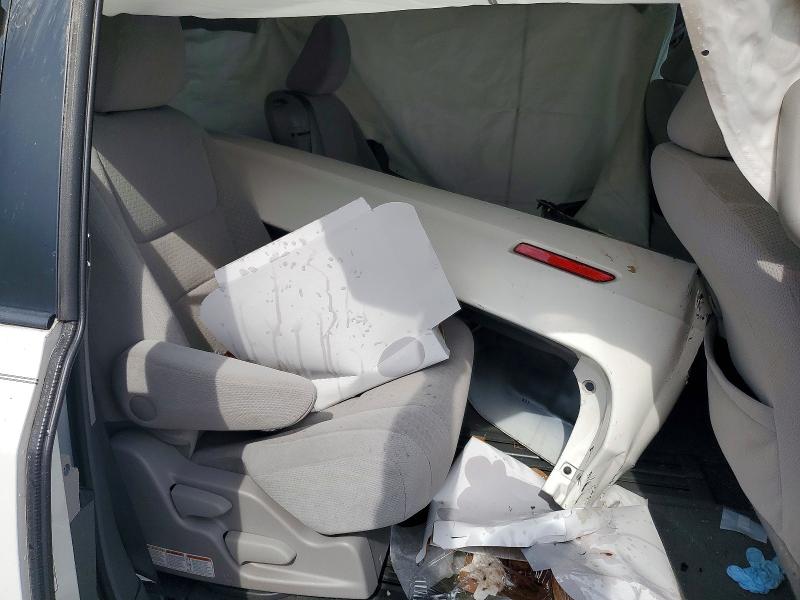 Photo 11 from auction – 2015 TOYOTA SIENNA with VIN 5TDKK3DC6FS665418