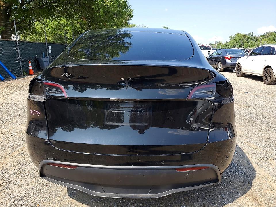 Снимка 6 от търг – 2022 TESLA MODEL Y с VIN 7SAYGDEE9NF422399