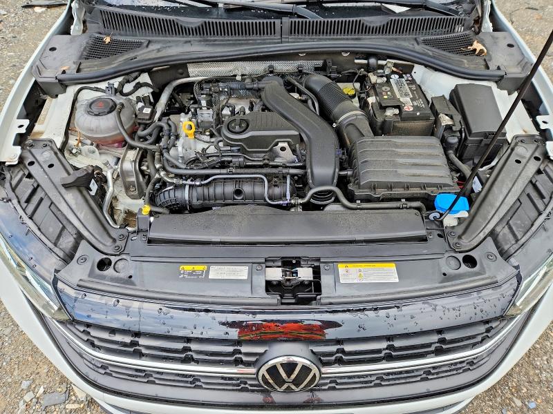 Photo 11 from auction – 2022 VOLKSWAGEN JETTA with VIN 3VWBM7BU8NM002280