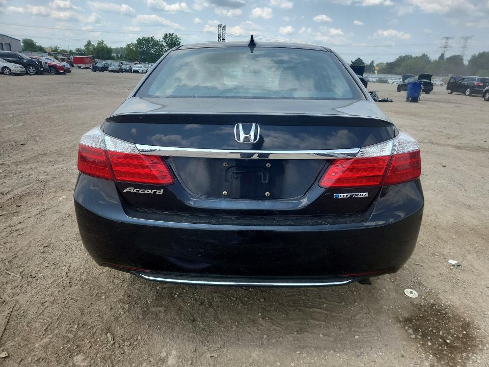Photo 6 from auction – 2015 HONDA ACCORD with VIN 1HGCR6F32FA002618