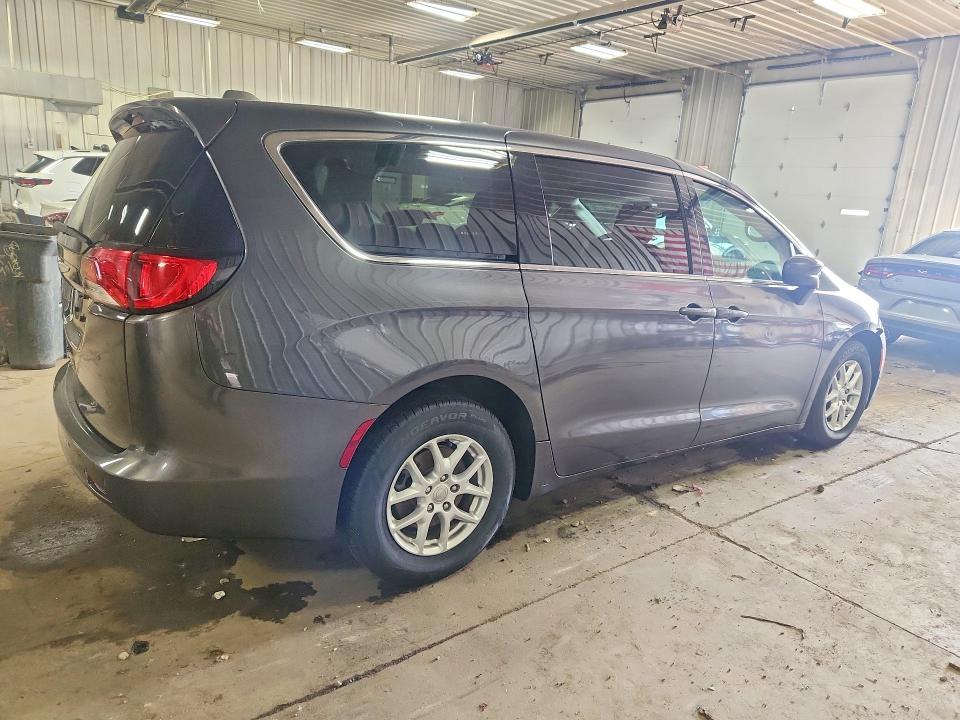 Photo 3 from auction – 2017 CHRYSLER PACIFICA with VIN 2C4RC1DG4HR514303