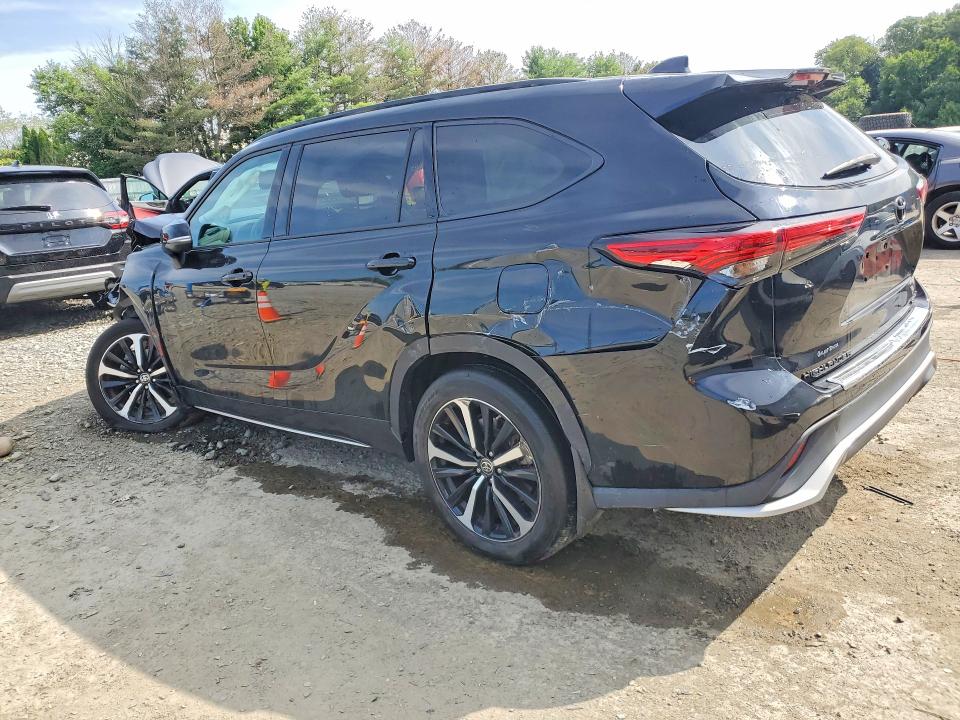 Photo 2 from auction – 2022 TOYOTA HIGHLANDER with VIN 5TDLZRBH7NS235512