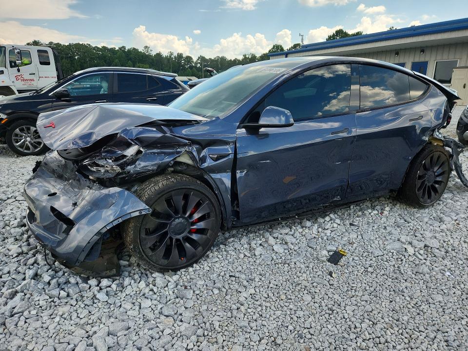 TESLA MODEL Y 2023 con VIN 7SAYGDEF4PF703070 - Foto de la subasta