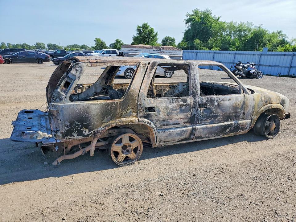 Photo 3 from auction – 2004 GMC JIMMY with VIN 1GKDT13X94K148881