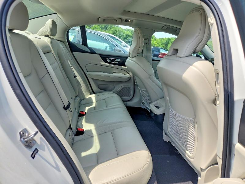 Photo 10 from auction – 2021 VOLVO S60 with VIN 7JR102FZXMG112227