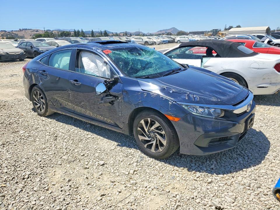 Снимка 4 от търг – 2016 HONDA CIVIC с VIN 19XFC2F77GE245669