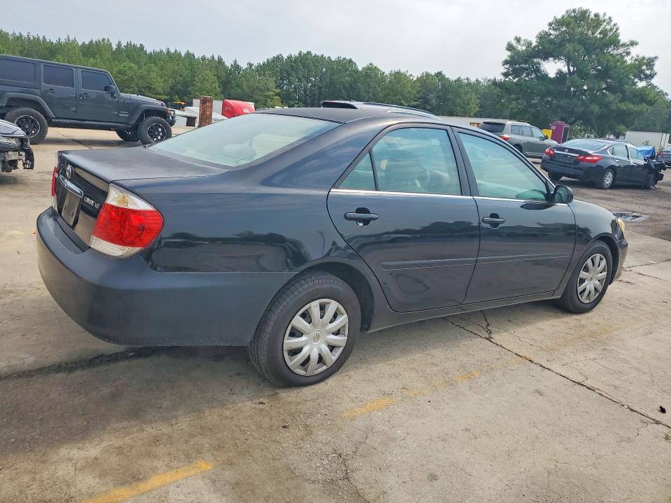 Photo 3 from auction – 2005 TOYOTA CAMRY with VIN 4T1BE32K85U427822