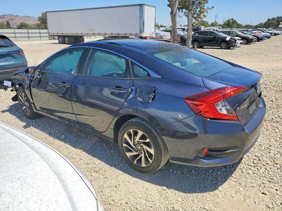 Снимка 2 от търг – 2016 HONDA CIVIC с VIN 19XFC2F77GE245669