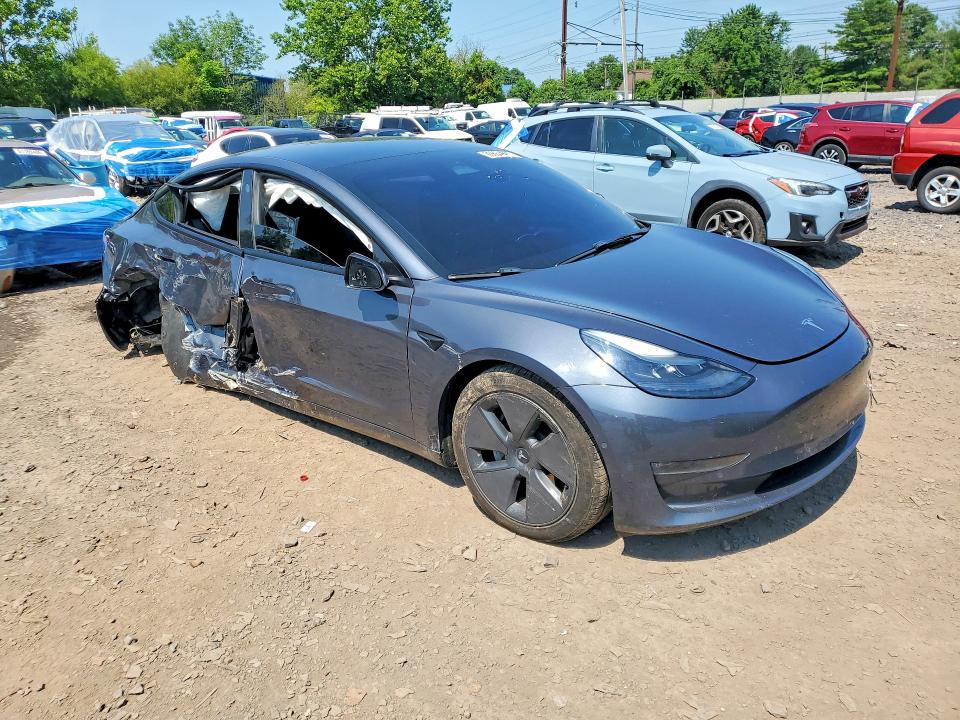 Photo 4 from auction – 2022 TESLA MODEL 3 with VIN 5YJ3E1EB2NF353802