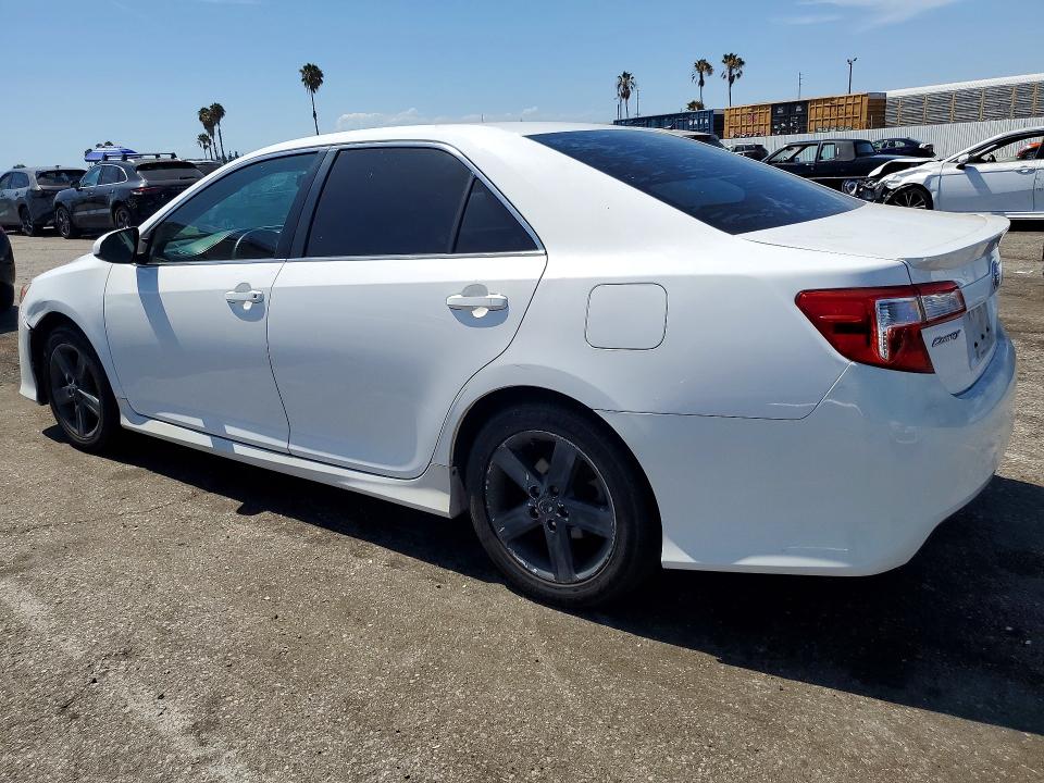 Photo 2 from auction – 2014 TOYOTA CAMRY with VIN 4T1BF1FK2EU463677