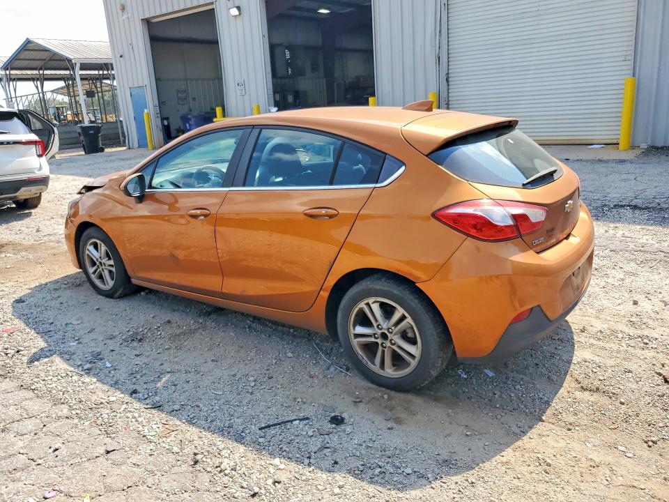 Photo 2 from auction – 2017 CHEVROLET CRUZE with VIN 3G1BE6SM3HS570259