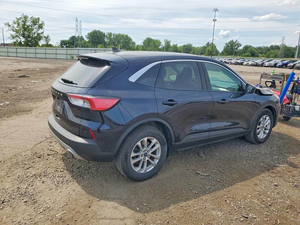 Photo 3 from auction – 2021 FORD ESCAPE with VIN 1FMCU0G63MUB24110