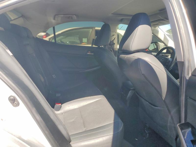 Photo 10 from auction – 2017 LEXUS IS with VIN JTHBA1D25H5041793