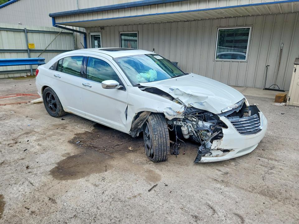 Photo 4 from auction – 2012 CHRYSLER 200 with VIN 1C3CCBCB7CN307383