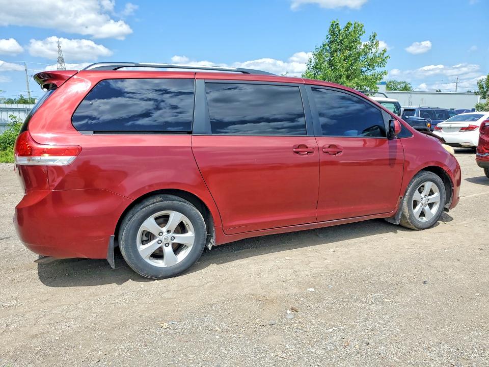 Photo 3 from auction – 2011 TOYOTA SIENNA with VIN 5TDKK3DC2BS070351