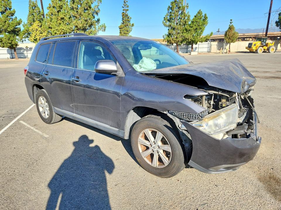 Photo 4 from auction – 2012 TOYOTA HIGHLANDER with VIN 5TDZK3EH8CS067514