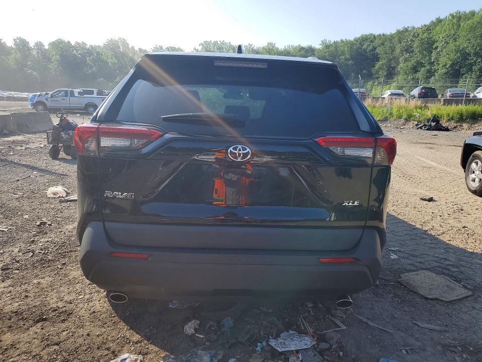 Photo 6 from auction – 2023 TOYOTA RAV4 with VIN 2T3W1RFV5PW239290