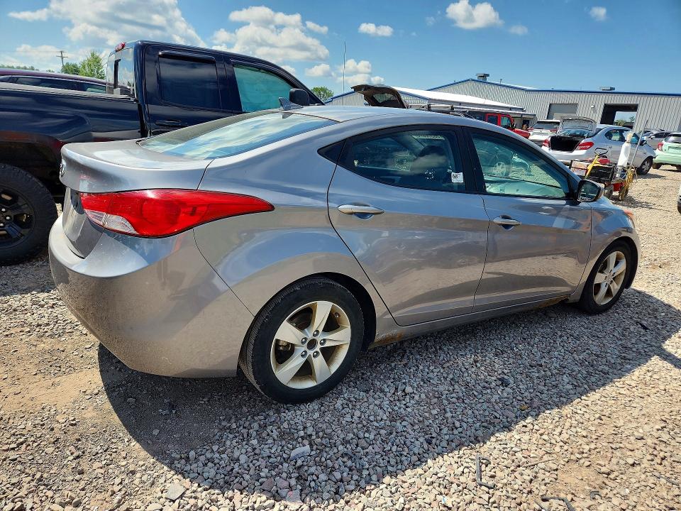 Photo 3 from auction – 2012 HYUNDAI ELANTRA with VIN KMHDH4AEXCU313044