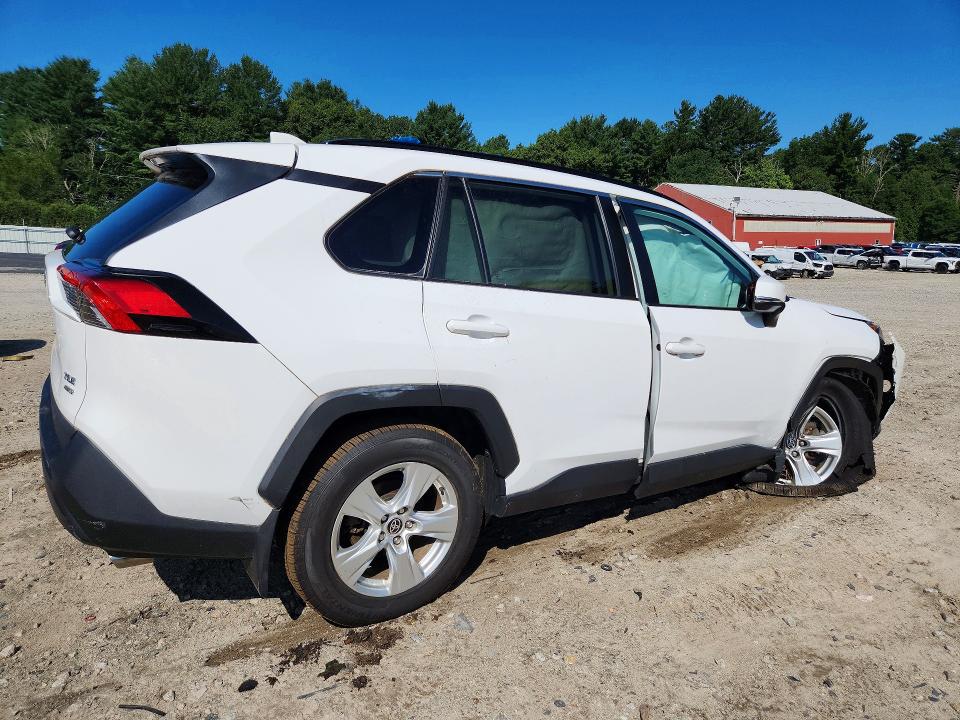 Photo 3 from auction – 2021 TOYOTA RAV4 with VIN 2T3P1RFV3MC170892