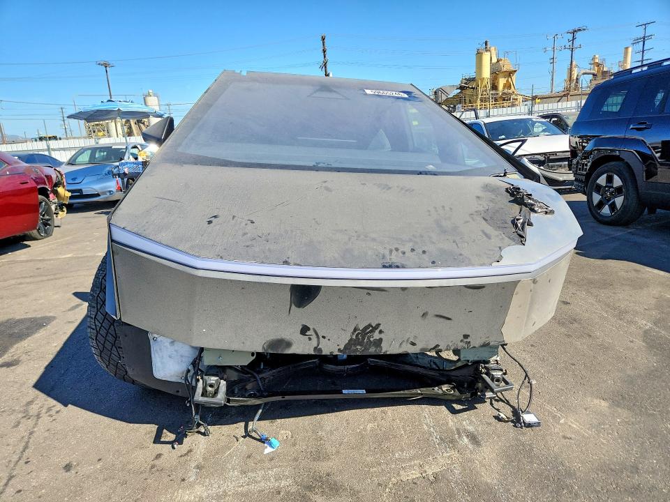 Photo 5 from auction – 2024 TESLA CYBERTRUCK with VIN 7G2CEHED4RA020222