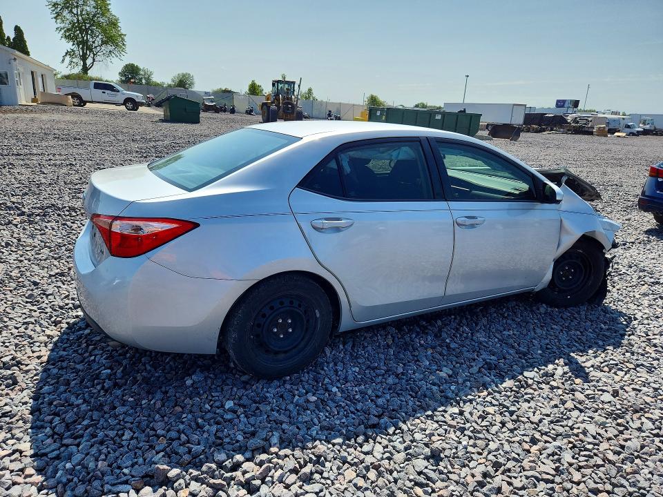 Photo 3 from auction – 2018 TOYOTA COROLLA with VIN 2T1BURHE1JC967435