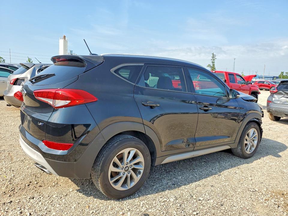 Photo 3 from auction – 2017 HYUNDAI TUCSON with VIN KM8J33A2XHU283049