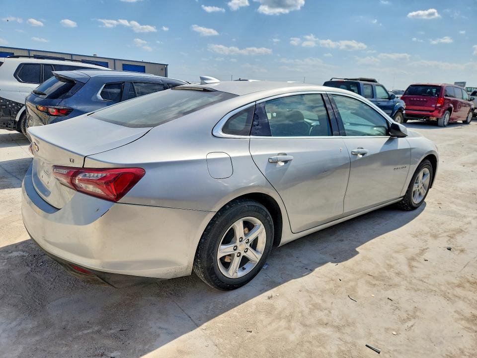 Photo 3 from auction – 2022 CHEVROLET MALIBU with VIN 1G1ZD5ST3NF176859
