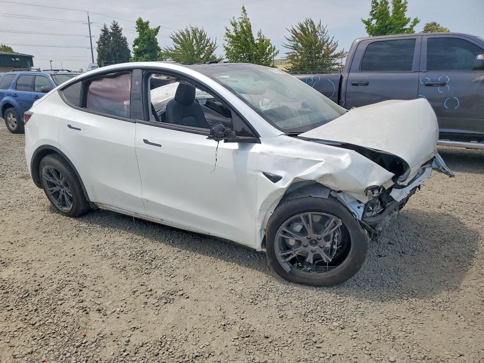 Photo 4 from auction – 2025 TESLA MODEL Y with VIN 7SAYGDEE8SF215952