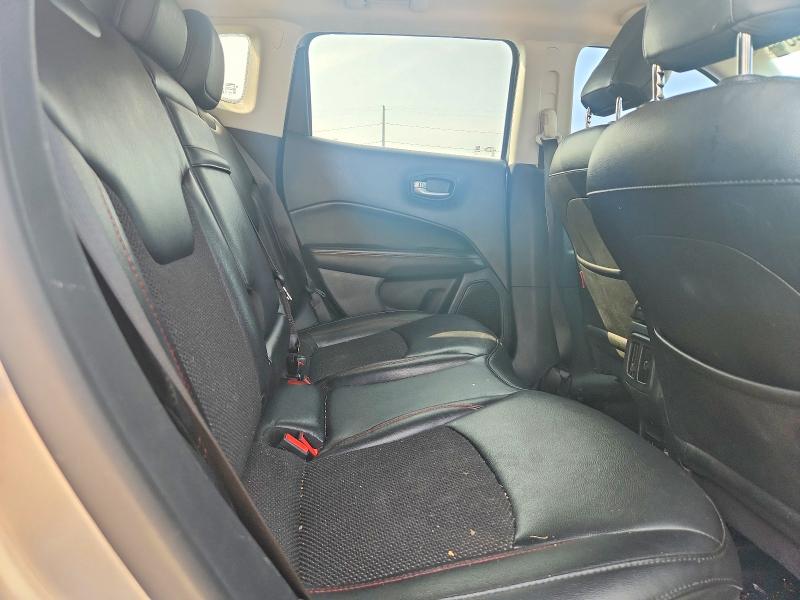 Zdjęcie 11 z aukcji – 2019 JEEP COMPASS z VIN 3C4NJDDB6KT619407