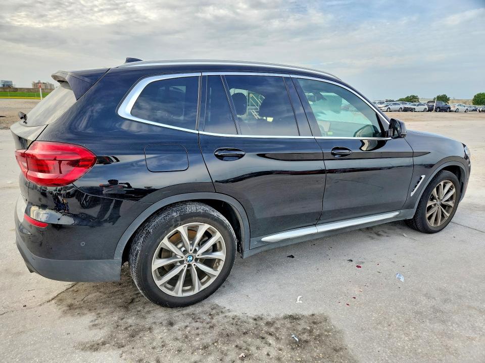 Photo 3 from auction – 2018 BMW X3 with VIN 5UXTR9C51JLD72947