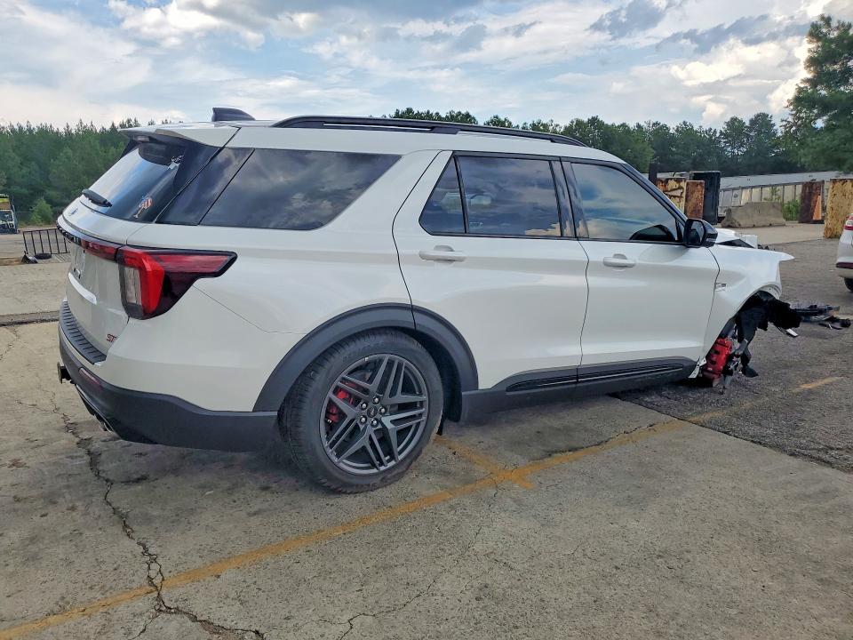 Photo 3 from auction – 2026 FORD EXPLORER with VIN 1FMWK8GC8TGA07482
