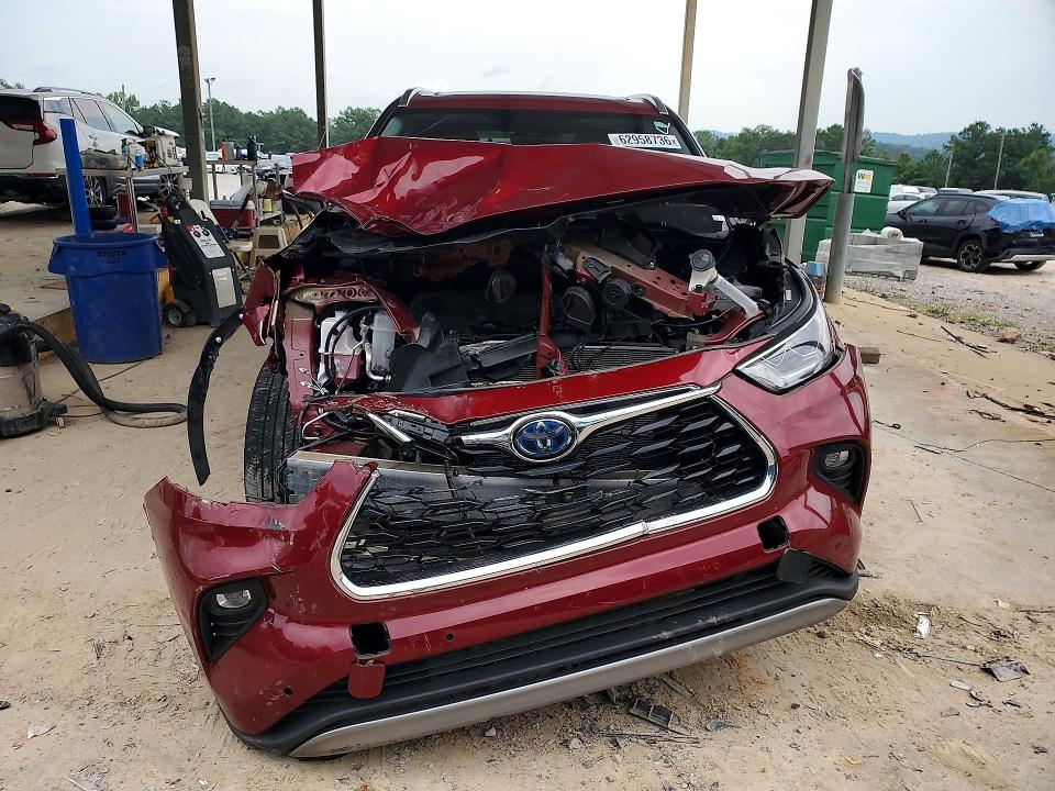 Photo 5 from auction – 2023 TOYOTA HIGHLANDER with VIN 5TDFARAH9PS021808
