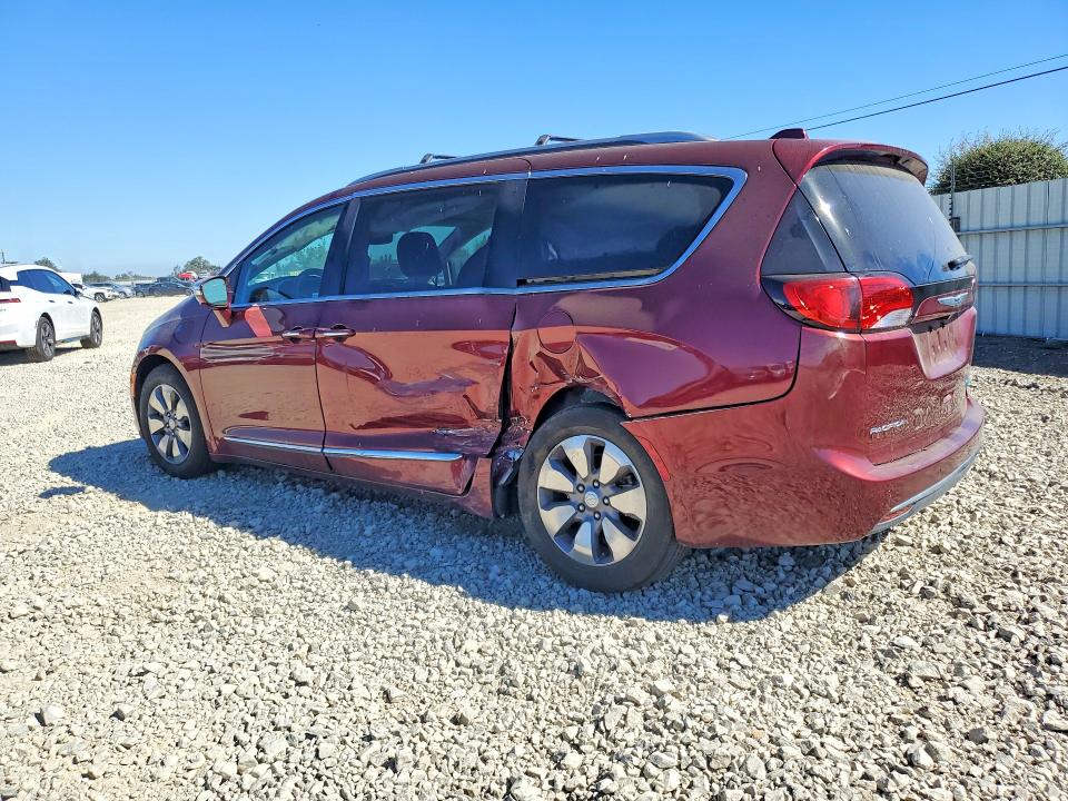 Photo 2 from auction – 2018 CHRYSLER PACIFICA with VIN 2C4RC1N75JR230277
