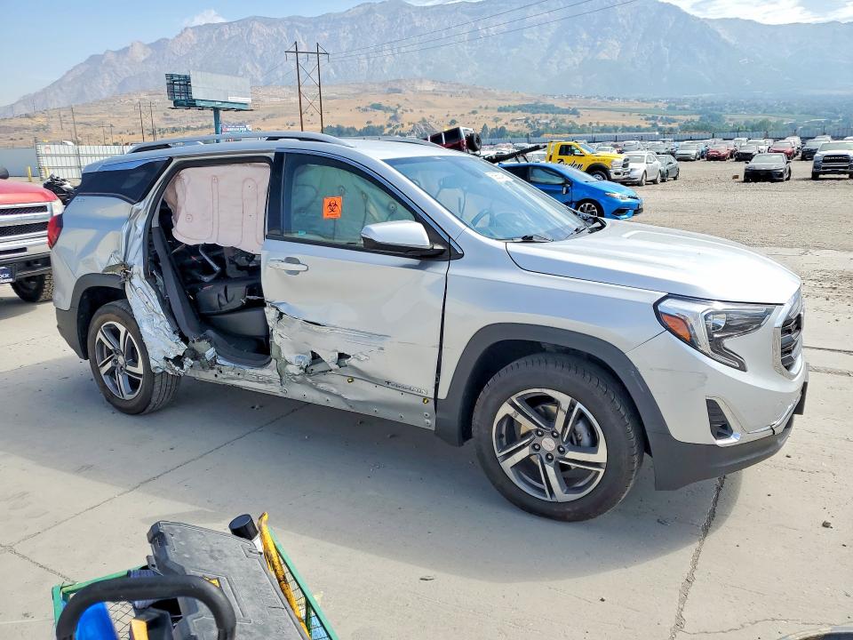 Photo 4 from auction – 2020 GMC TERRAIN with VIN 3GKALVEV4LL204437