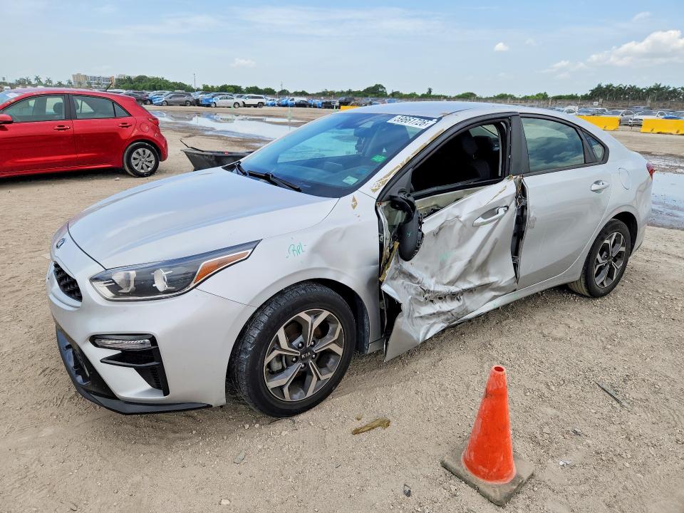 KIA FORTE 2021 z numerem VIN 3KPF24AD2ME346545 - Zdjęcie z aukcji