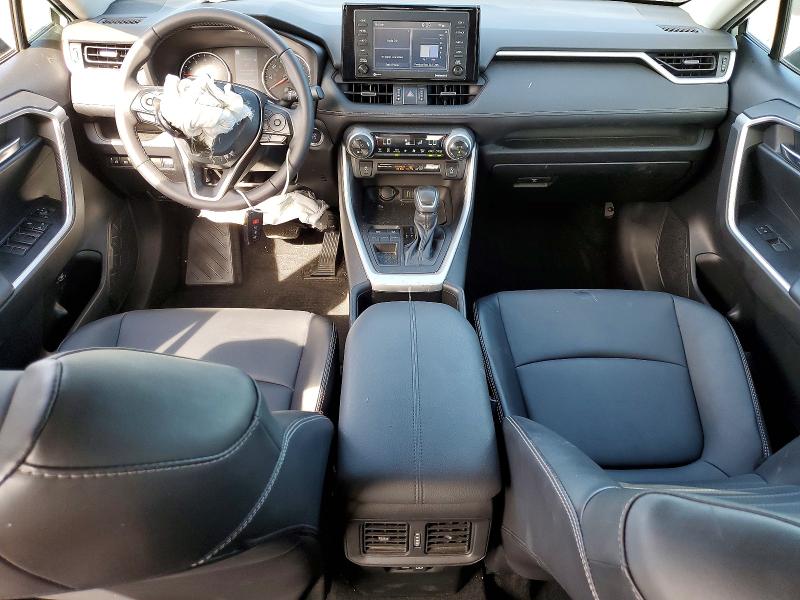 Photo 8 from auction – 2022 TOYOTA RAV4 with VIN 2T3C1RFV4NW213764