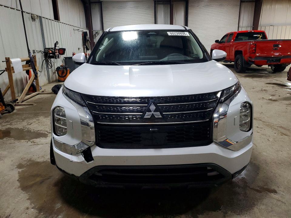Photo 5 from auction – 2022 MITSUBISHI OUTLANDER with VIN JA4J4TA87NZ040832