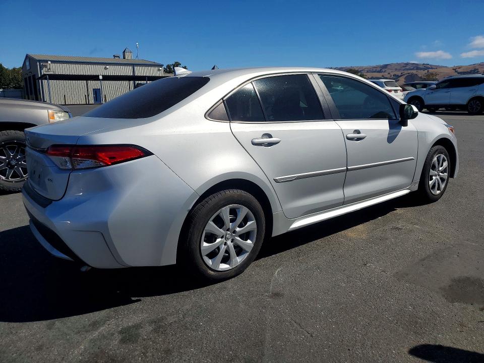 Photo 3 from auction – 2022 TOYOTA COROLLA with VIN 5YFEPMAE9NP294868