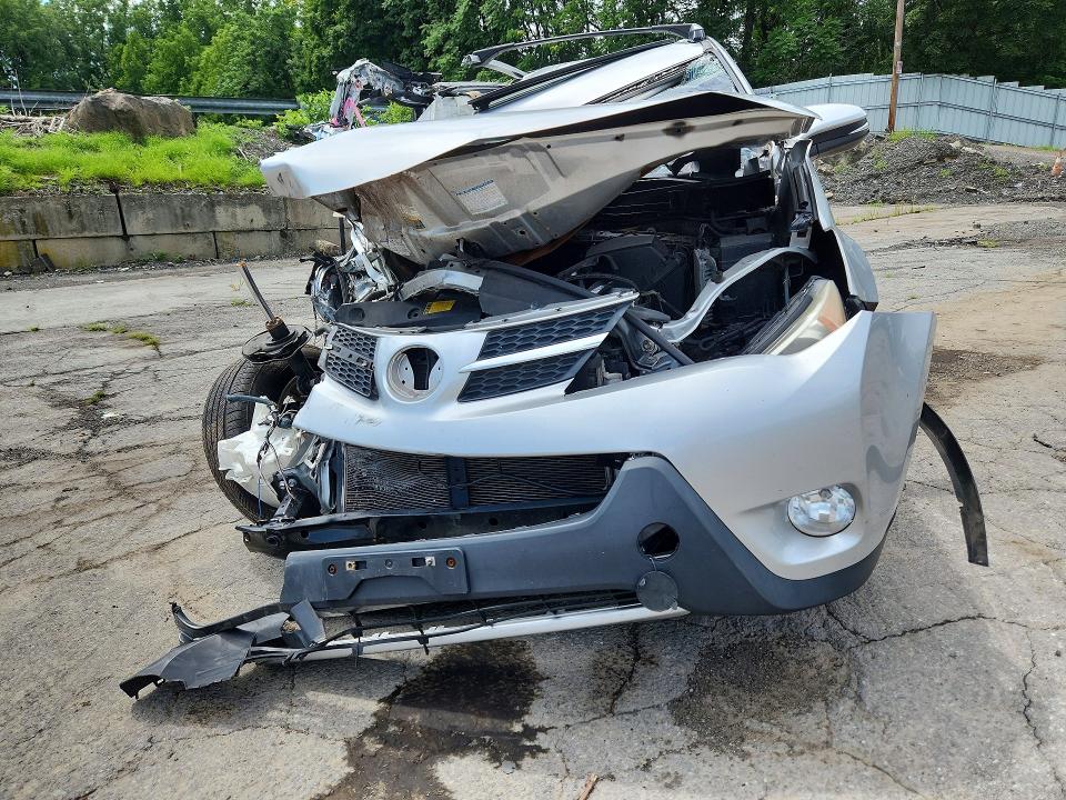 Photo 5 from auction – 2014 TOYOTA RAV4 with VIN JTMRFREV5ED087053