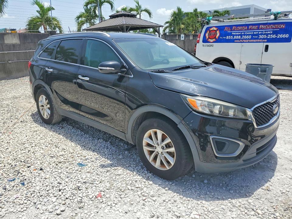 Photo 4 from auction – 2017 KIA SORENTO with VIN 5XYPG4A36HG195697