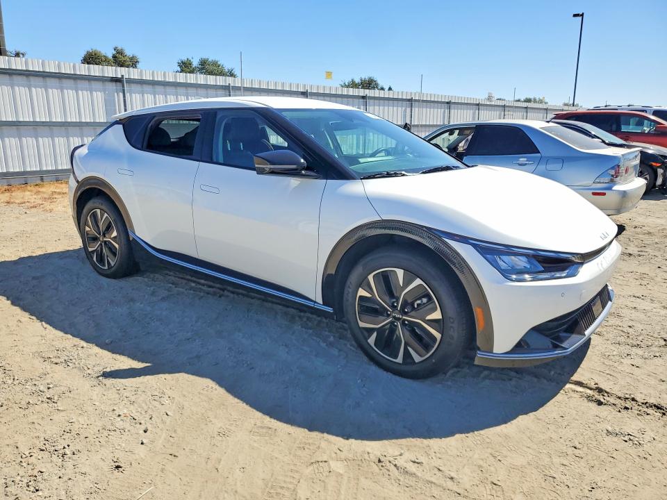 Photo 4 from auction – 2024 KIA EV6 with VIN KNDC34LA4R5183340