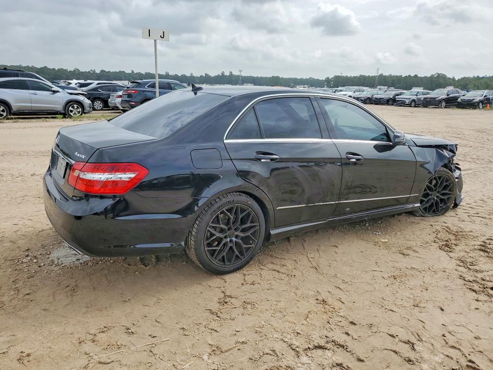 Photo 3 from auction – 2010 MERCEDES-BENZ E with VIN WDDHF8HB7AA085801