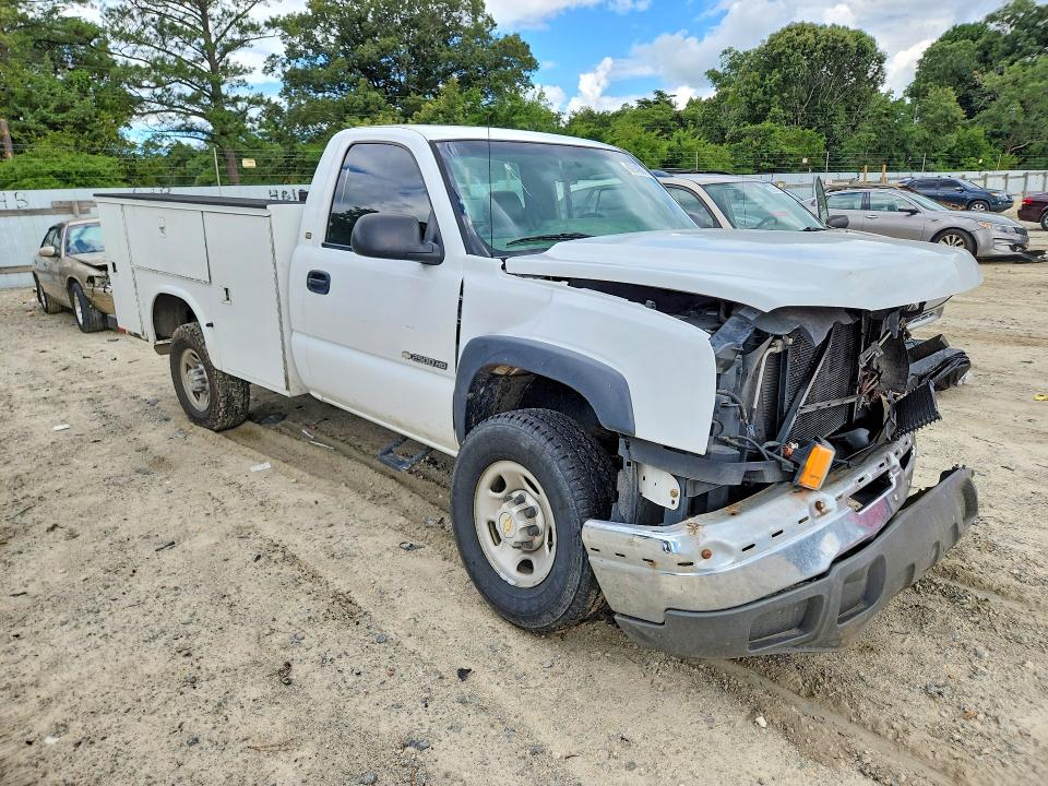 Photo 4 from auction – 2005 CHEVROLET SILVERADO with VIN 1GBHC24U45E187650