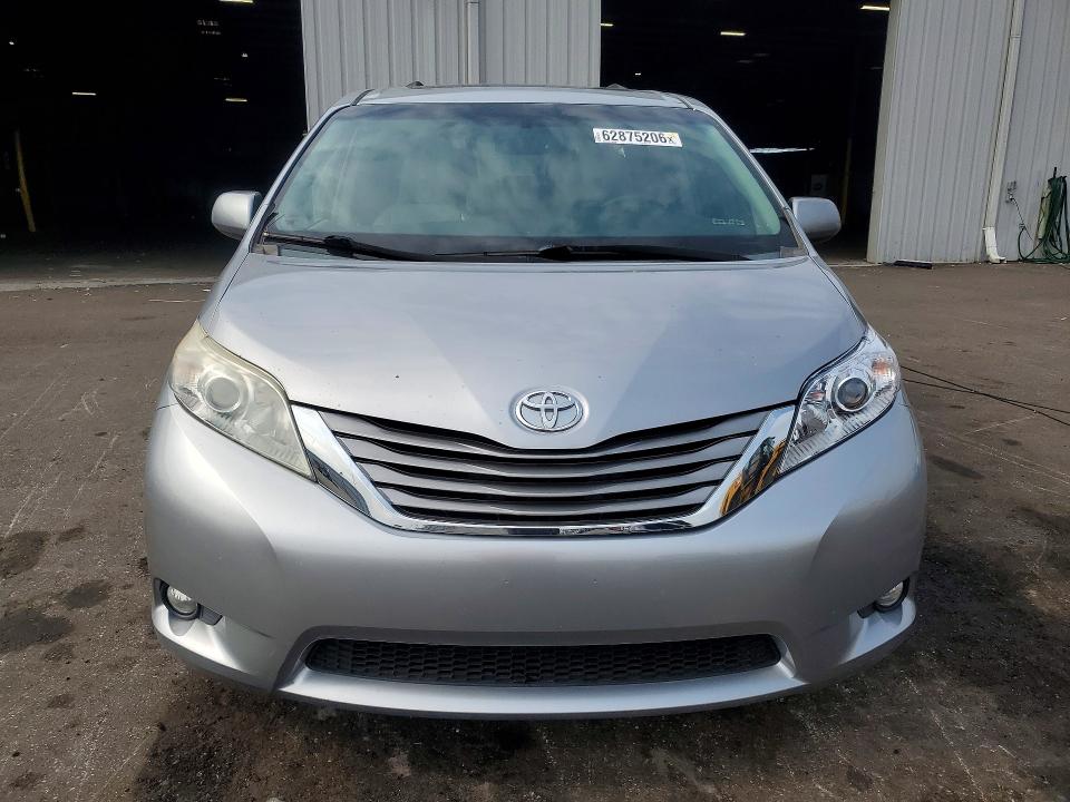 Photo 5 from auction – 2015 TOYOTA SIENNA with VIN 5TDYK3DC4FS537480