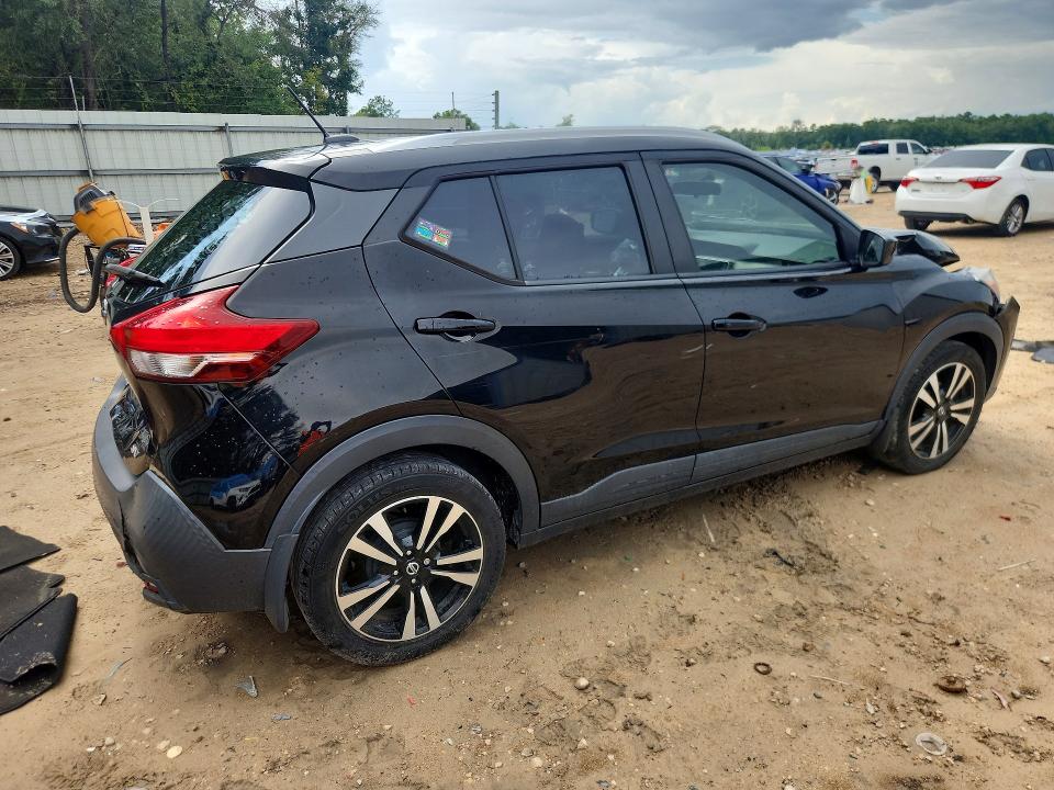 Photo 3 from auction – 2019 NISSAN KICKS with VIN 3N1CP5CU0KL560372