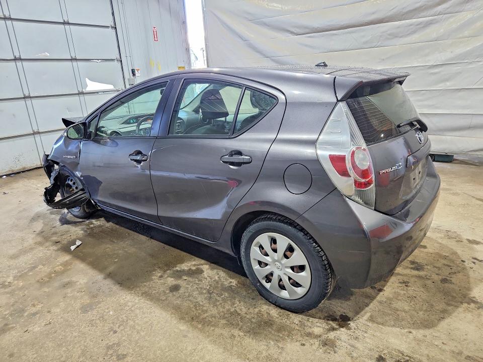 Photo 2 from auction – 2013 TOYOTA PRIUS C with VIN JTDKDTB33D1554039