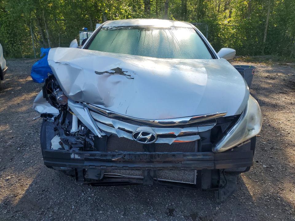 Photo 5 from auction – 2012 HYUNDAI SONATA with VIN 5NPEB4AC9CH309800