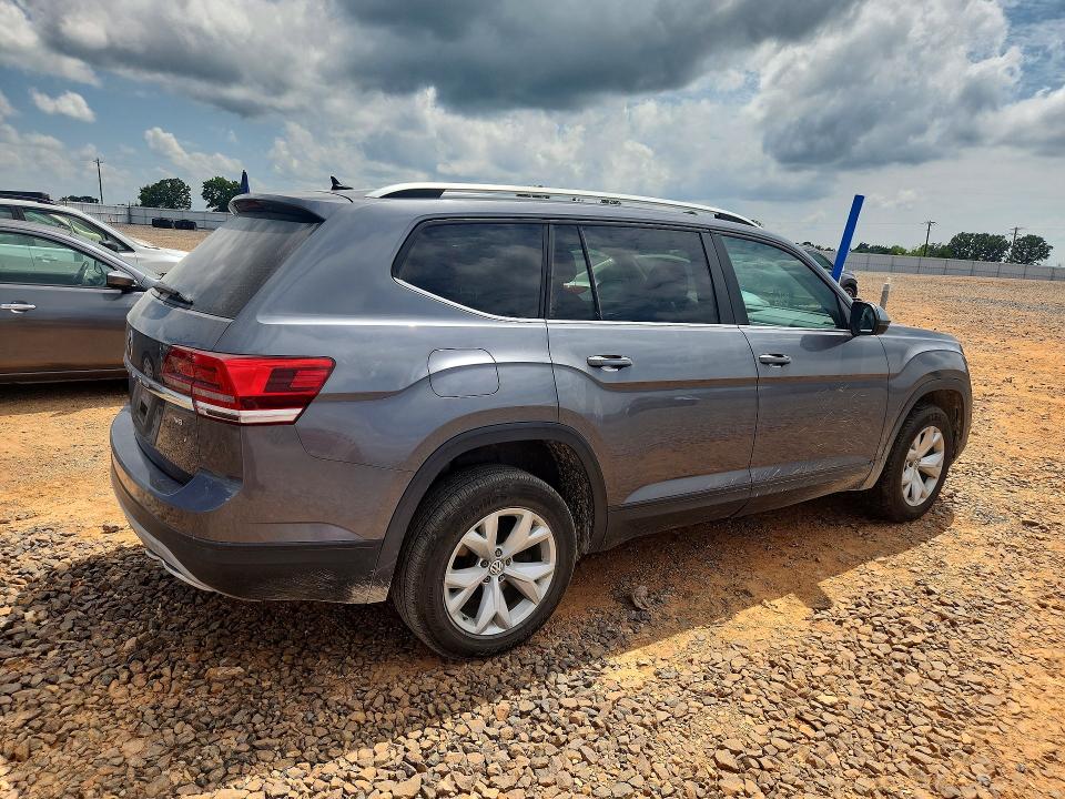 Photo 3 from auction – 2018 VOLKSWAGEN ATLAS with VIN 1V2BR2CA1JC503467