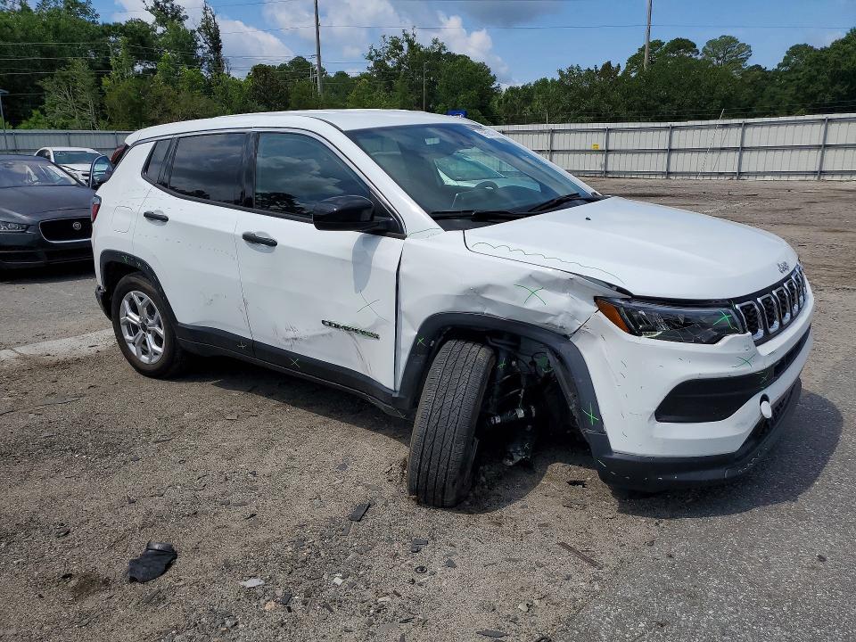 Photo 4 from auction – 2025 JEEP COMPASS with VIN 3C4NJDAN2ST515625